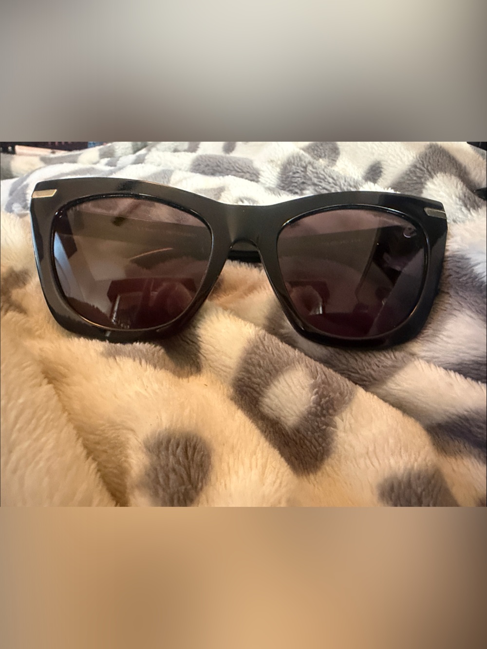 DIFF Eyewear Black Oversized Square Sunglasses DE01-0368 55-20-145